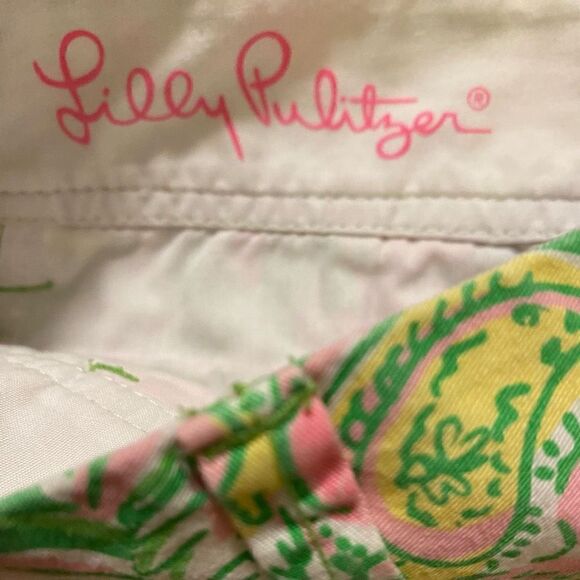 Lilly Pulitzer The Callahan Short Green & Pink Flamingo Printed Shorts | Size 2 - Picture 3 of 5